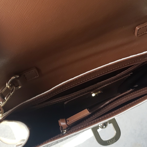 dkny cream purse - Picture 3 of 3